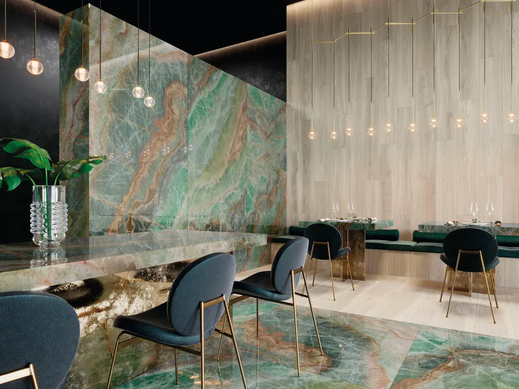 QYMH1666BI56238_LIXIUM_03_AMBIENTE_LIXIUM_JADE_120X260_REV_NORLAND_MAPLE_25X150_PAV_IMD.webp